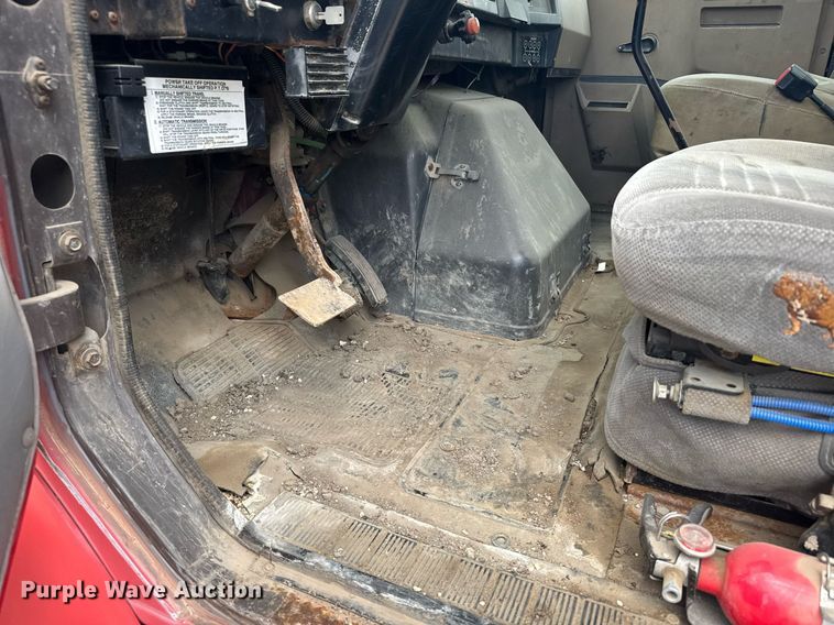 image for item EG6614 1991 International 7100 winch truck