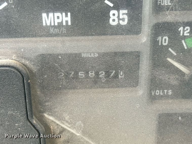 image for item EG6614 1991 International 7100 winch truck