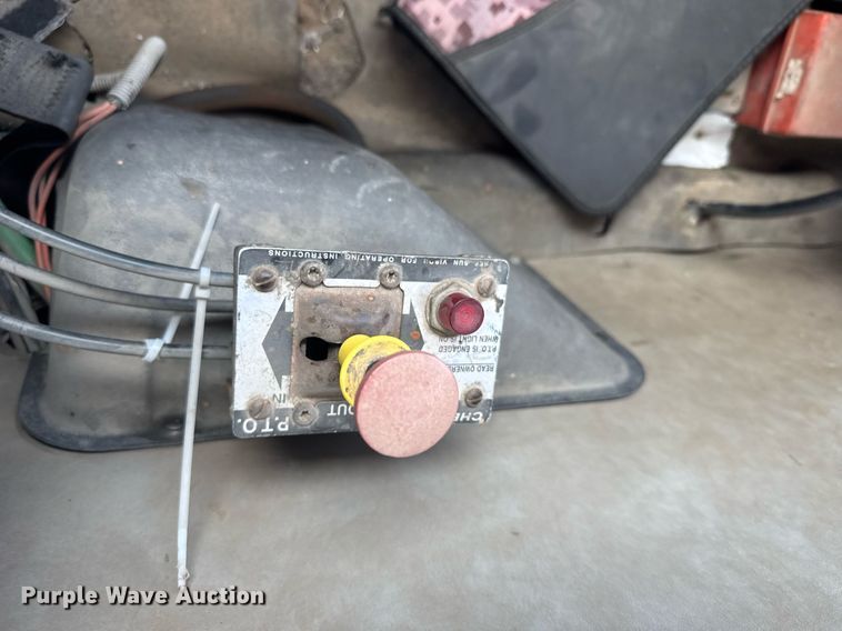 image for item EG6614 1991 International 7100 winch truck