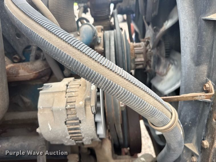 image for item EG6614 1991 International 7100 winch truck