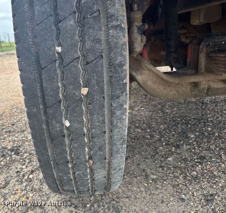 image for item EG6614 1991 International 7100 winch truck