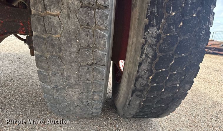 image for item EG6614 1991 International 7100 winch truck