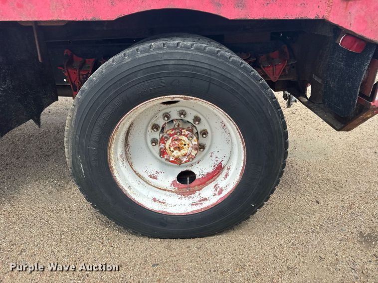 image for item EG6614 1991 International 7100 winch truck