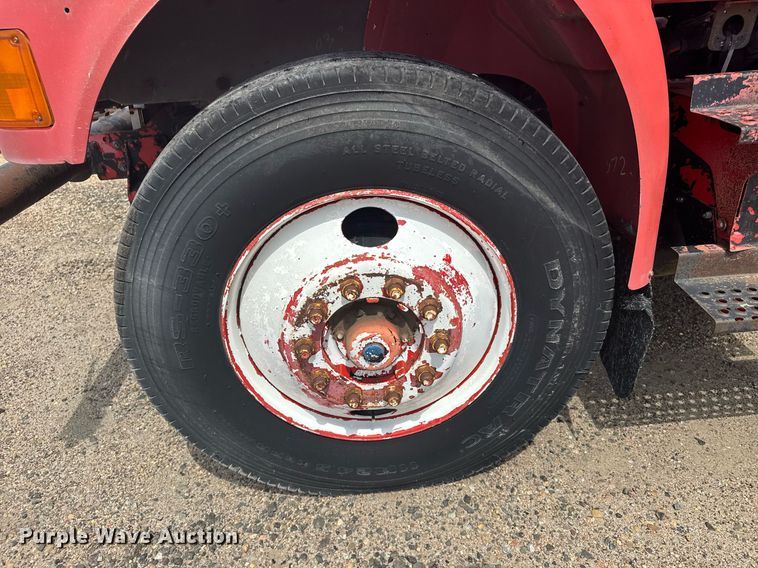 image for item EG6614 1991 International 7100 winch truck