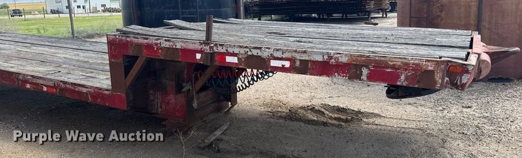 image for item EG6617 1977 Fontaine drop deck equipment trailer