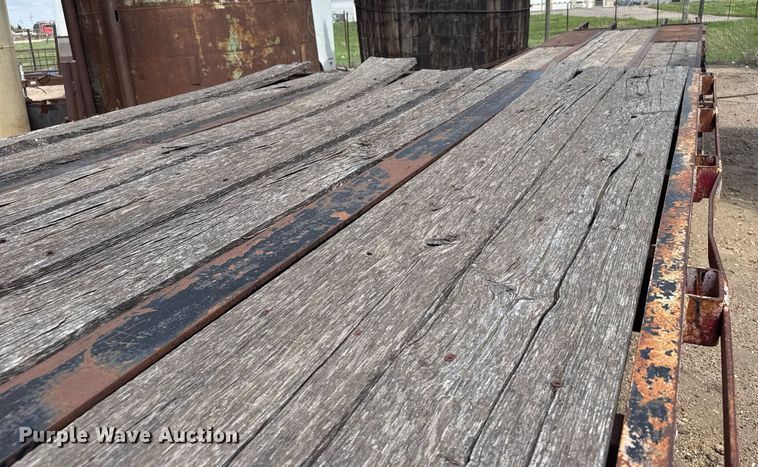 image for item EG6617 1977 Fontaine drop deck equipment trailer