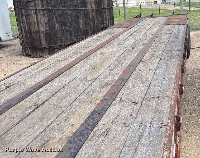 image for item EG6617 1977 Fontaine drop deck equipment trailer