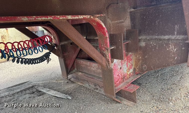 image for item EG6617 1977 Fontaine drop deck equipment trailer