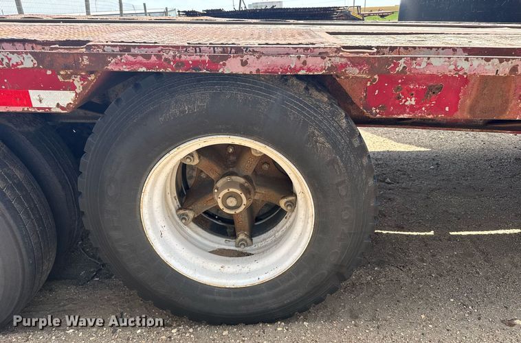 image for item EG6617 1977 Fontaine drop deck equipment trailer