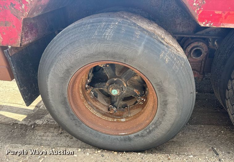 image for item EG6617 1977 Fontaine drop deck equipment trailer