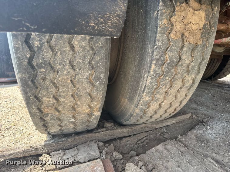 image for item EG6617 1977 Fontaine drop deck equipment trailer