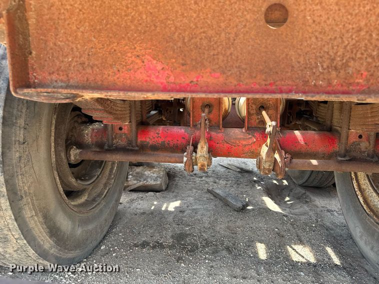 image for item EG6618 1975 Vulcan Trailer Mfg oilfield trailer