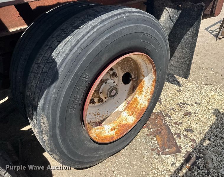 image for item EG6618 1975 Vulcan Trailer Mfg oilfield trailer