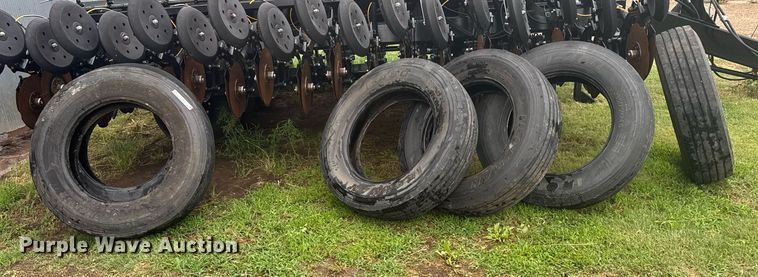 image for item EG6639 (6) 285/75R24.5 tires