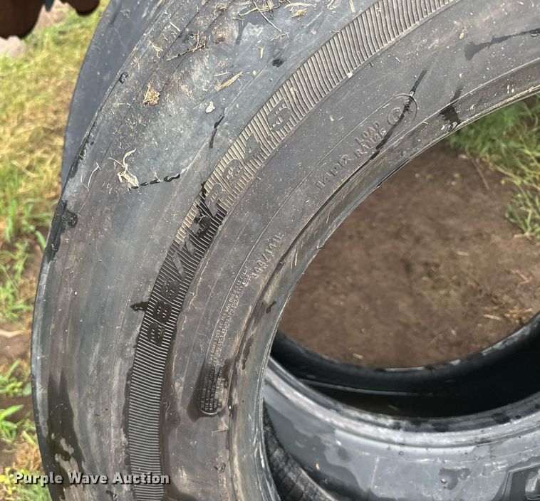 image for item EG6639 (6) 285/75R24.5 tires