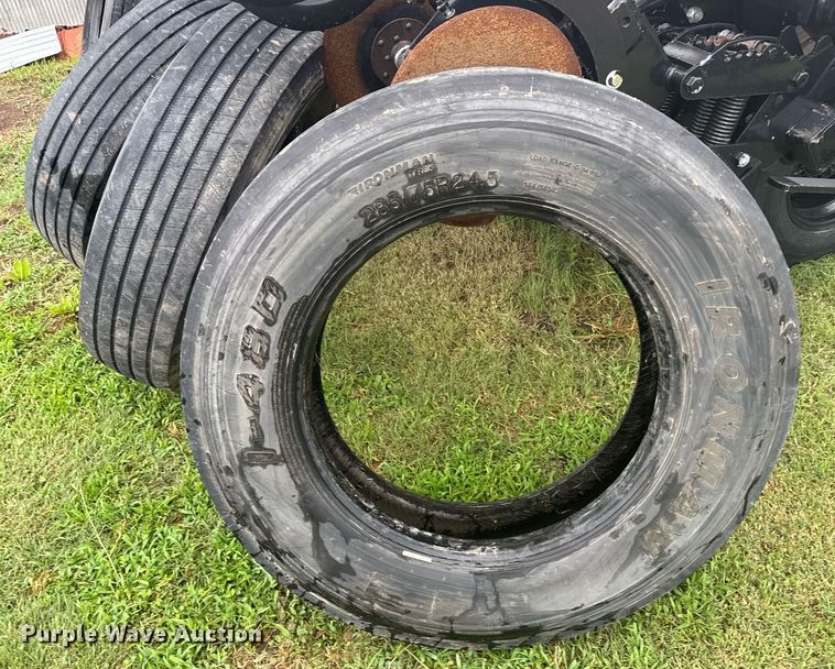 image for item EG6639 (6) 285/75R24.5 tires