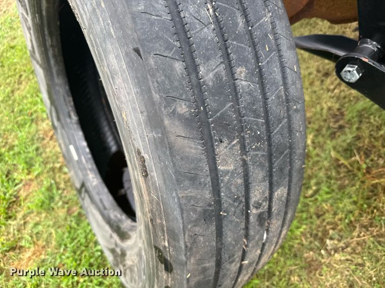 image for item EG6639 (6) 285/75R24.5 tires