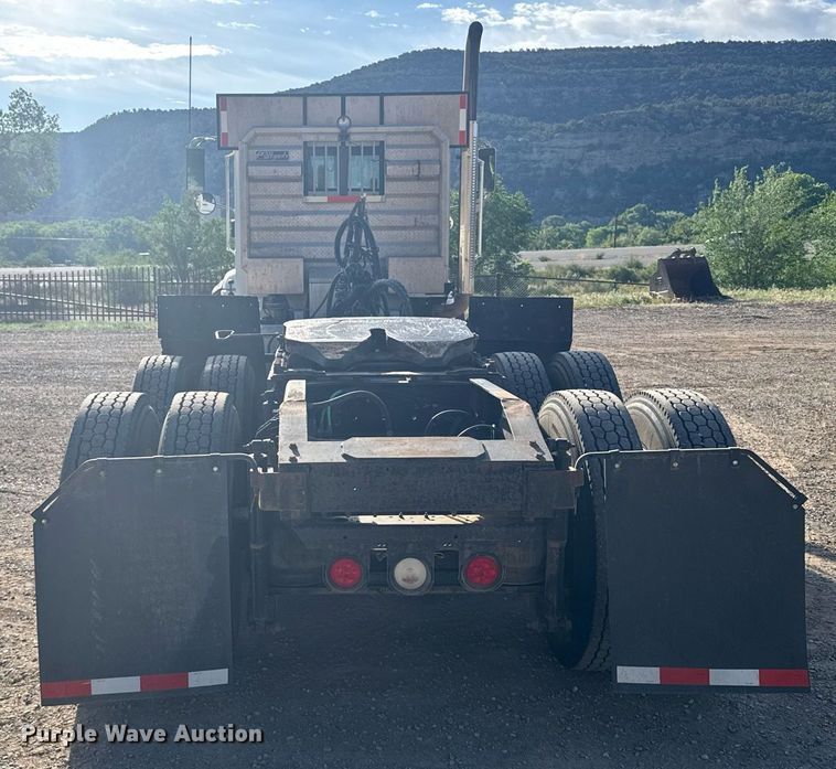 image for item EG6663 2009 International PayStar 5900i semi truck