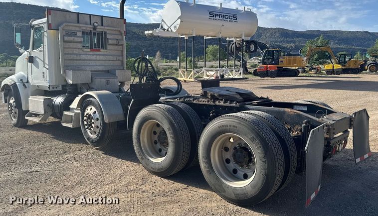 image for item EG6663 2009 International PayStar 5900i semi truck