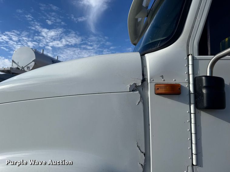 image for item EG6663 2009 International PayStar 5900i semi truck