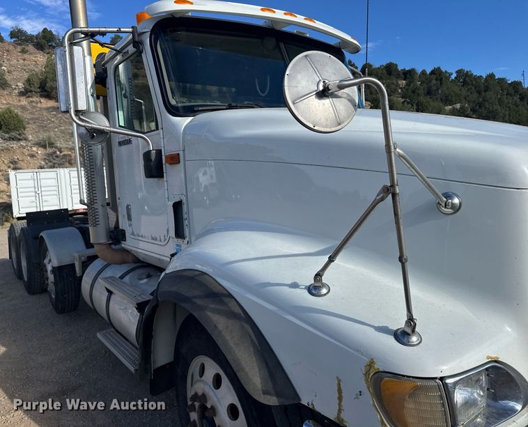 image for item EG6663 2009 International PayStar 5900i semi truck