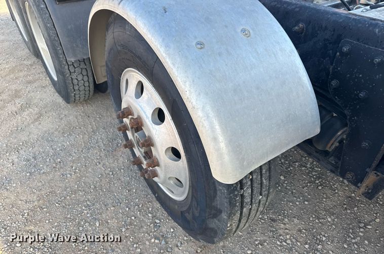 image for item EG6663 2009 International PayStar 5900i semi truck