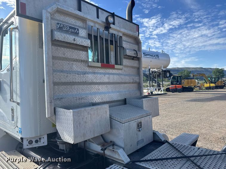 image for item EG6663 2009 International PayStar 5900i semi truck