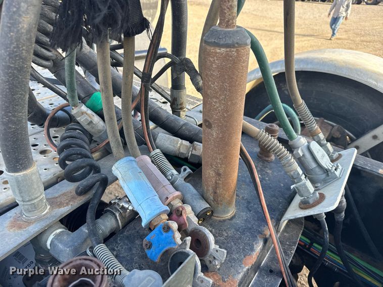 image for item EG6663 2009 International PayStar 5900i semi truck