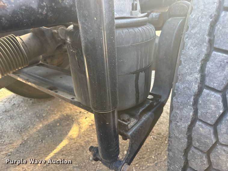 image for item EG6663 2009 International PayStar 5900i semi truck