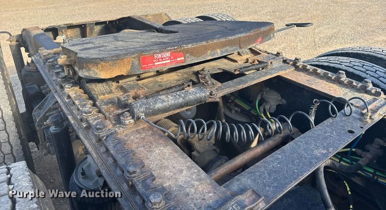 image for item EG6663 2009 International PayStar 5900i semi truck