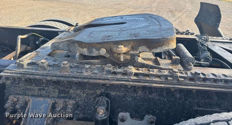 image for item EG6663 2009 International PayStar 5900i semi truck