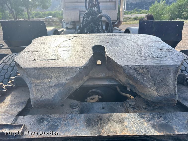 image for item EG6663 2009 International PayStar 5900i semi truck