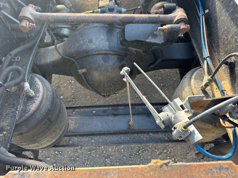 image for item EG6663 2009 International PayStar 5900i semi truck