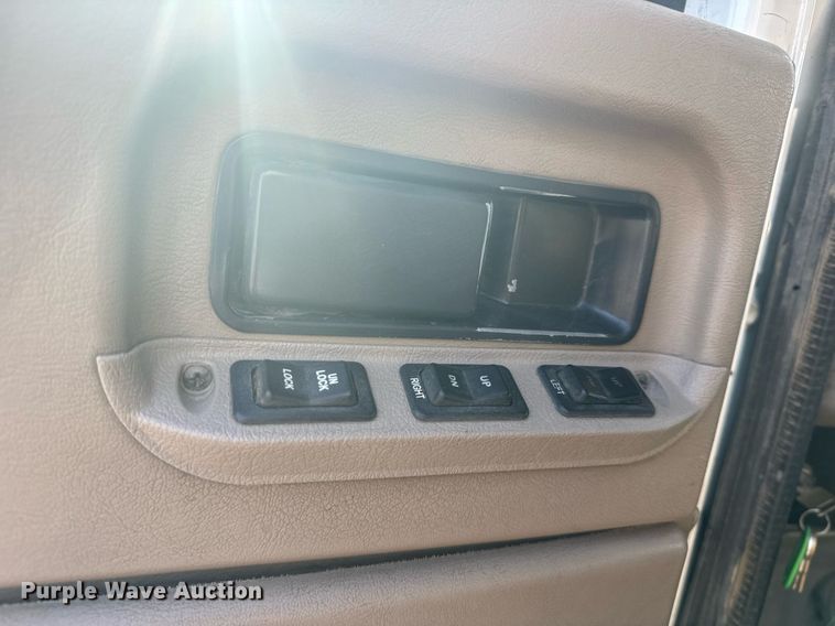 image for item EG6663 2009 International PayStar 5900i semi truck