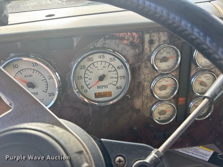 image for item EG6663 2009 International PayStar 5900i semi truck