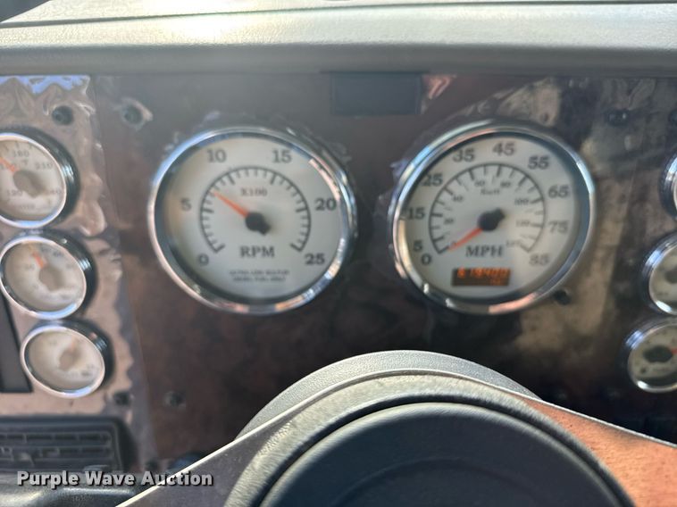 image for item EG6663 2009 International PayStar 5900i semi truck