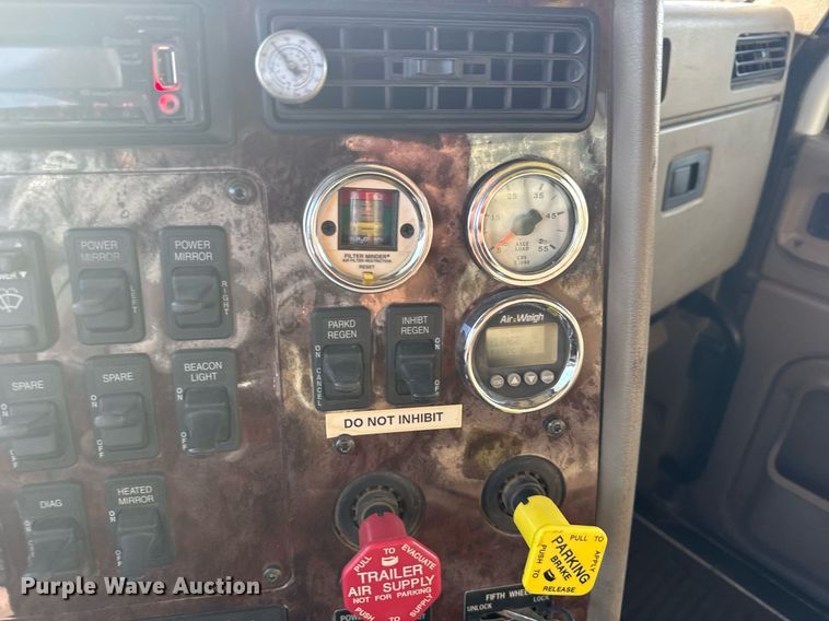 image for item EG6663 2009 International PayStar 5900i semi truck