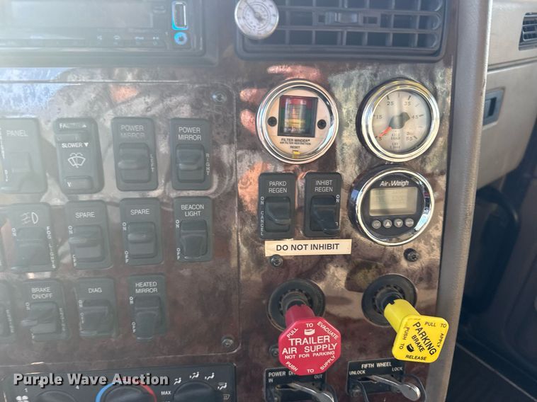 image for item EG6663 2009 International PayStar 5900i semi truck