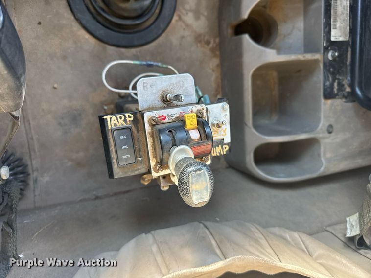 image for item EG6663 2009 International PayStar 5900i semi truck