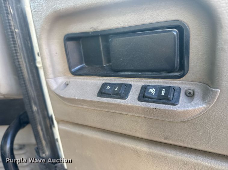 image for item EG6663 2009 International PayStar 5900i semi truck