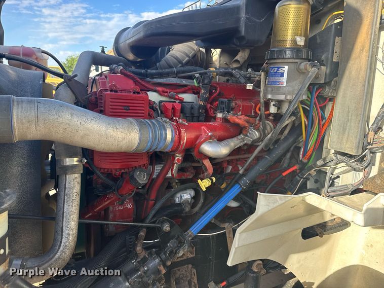 image for item EG6663 2009 International PayStar 5900i semi truck