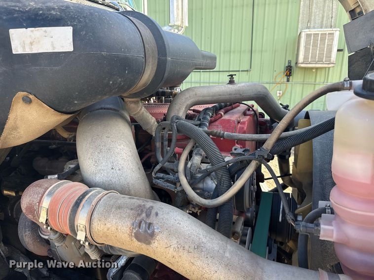 image for item EG6663 2009 International PayStar 5900i semi truck