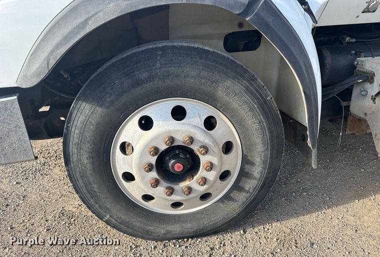 image for item EG6663 2009 International PayStar 5900i semi truck