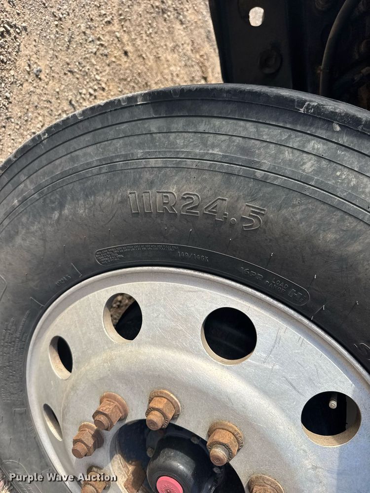 image for item EG6663 2009 International PayStar 5900i semi truck