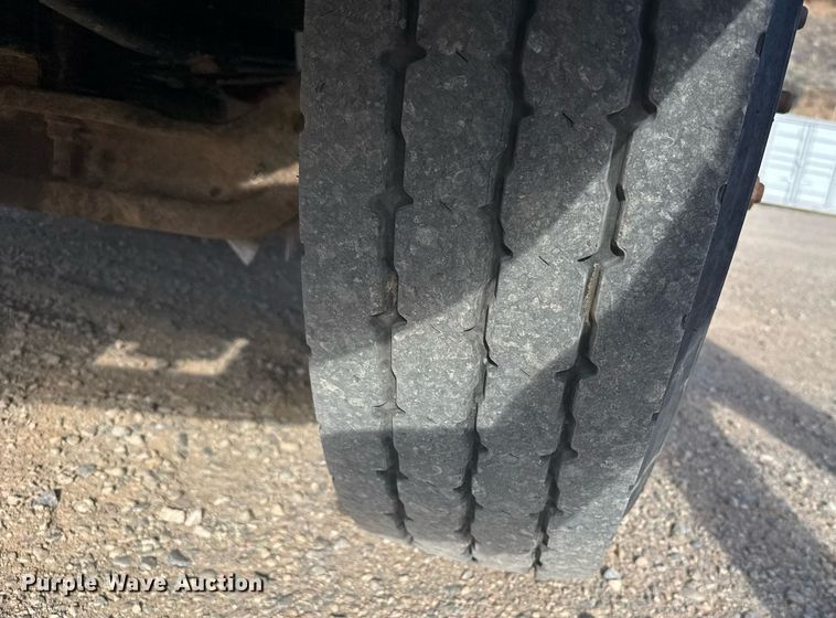 image for item EG6663 2009 International PayStar 5900i semi truck