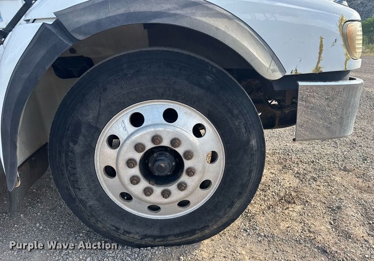 image for item EG6663 2009 International PayStar 5900i semi truck