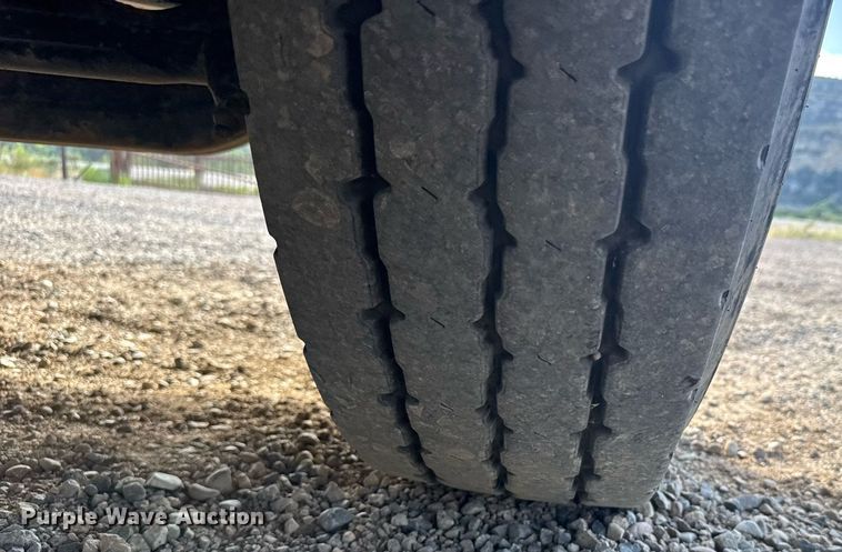 image for item EG6663 2009 International PayStar 5900i semi truck