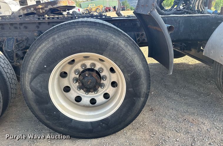 image for item EG6663 2009 International PayStar 5900i semi truck