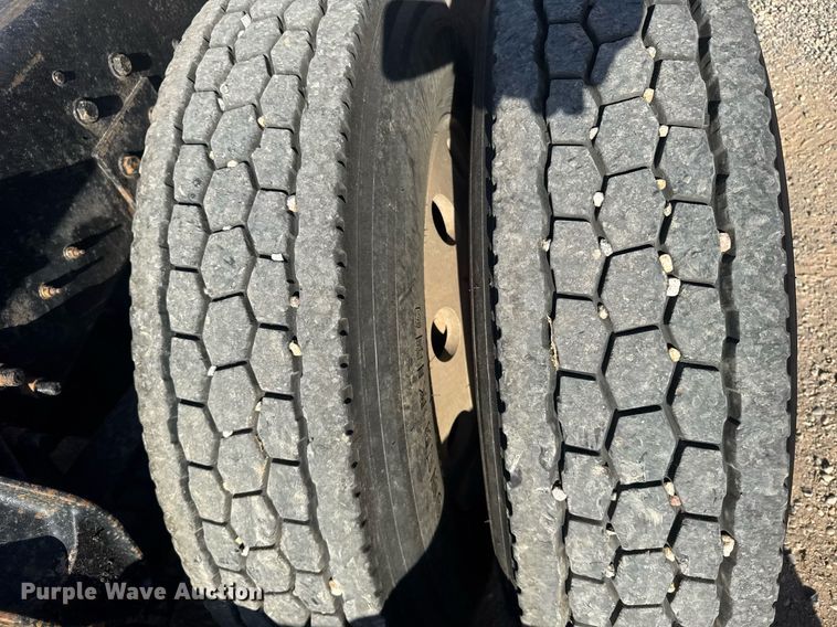 image for item EG6663 2009 International PayStar 5900i semi truck