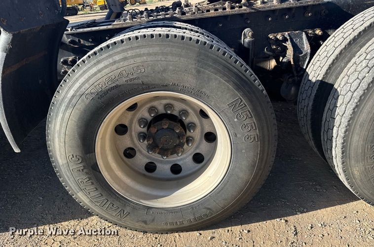 image for item EG6663 2009 International PayStar 5900i semi truck